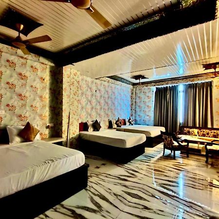ורנאסי Hotel Vinayak Plaza מראה חיצוני תמונה