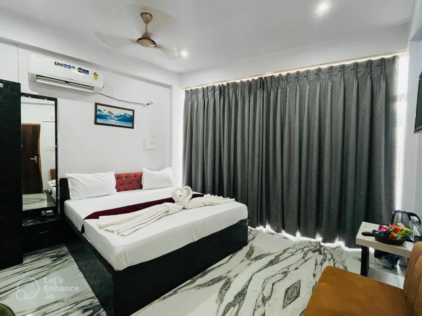 ורנאסי Hotel Vinayak Plaza מראה חיצוני תמונה